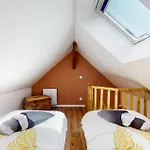Cozy In Le Vendin With Wifi * Neuilly-le-Vendin