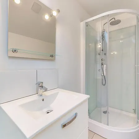 Cozy In Le Vendin With Wifi Neuilly-le-Vendin