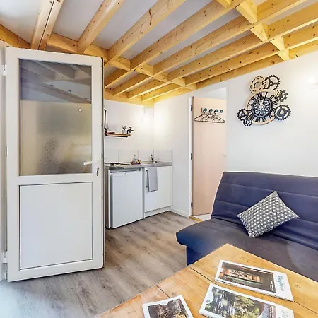 Stunning In Le Vendin 펜션 *