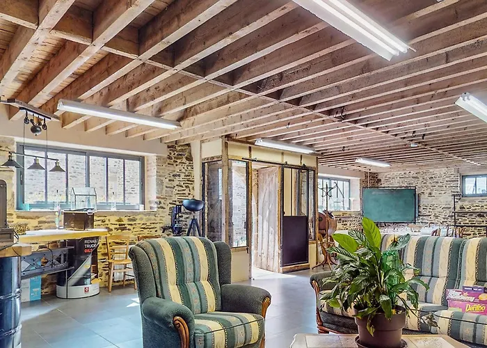 Stunning In Le Vendin * Neuilly-le-Vendin