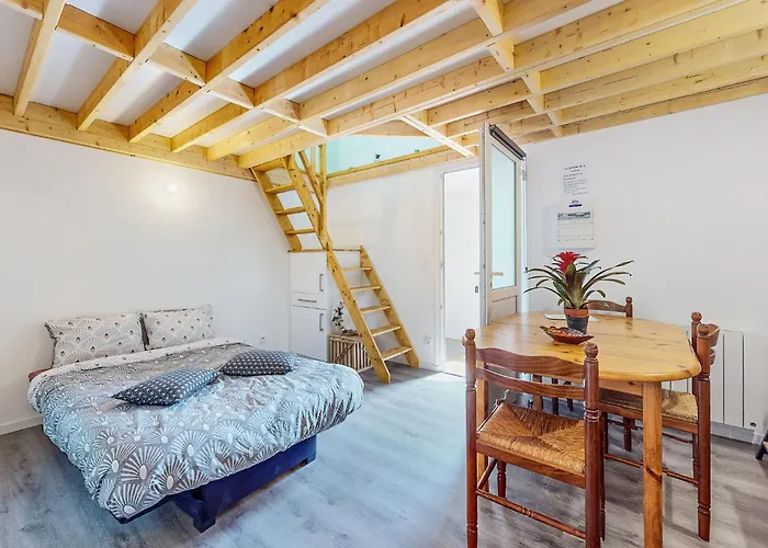 Hébergement de vacances Stunning In Le Vendin Neuilly-le-Vendin